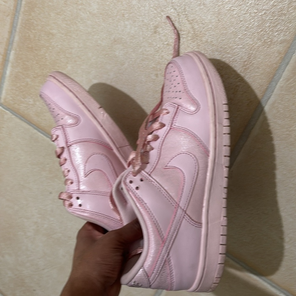 Pink prism dunks